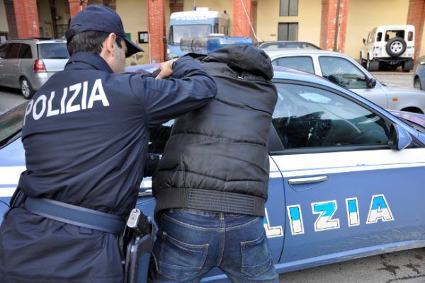 polizia arresta spacciatore