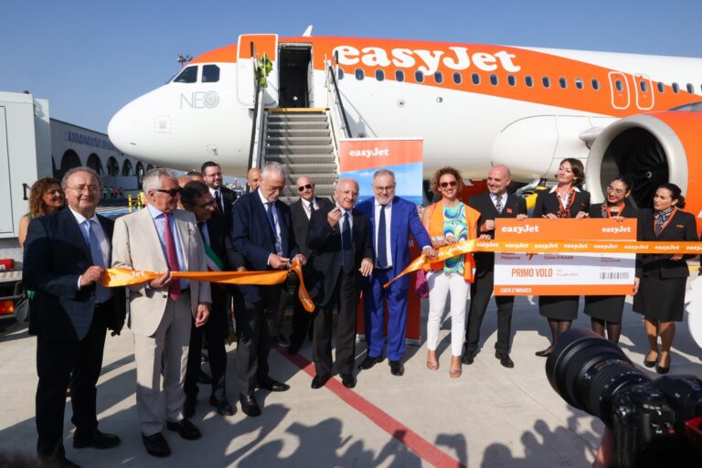 Inaugurato l’aeroporto Salerno – Costa D’Amalfi, De Luca: “È una giornata storica”