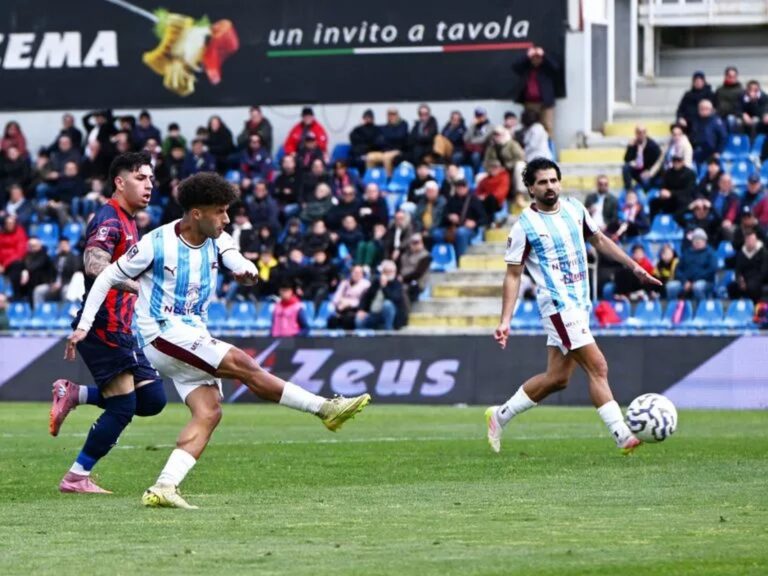 Importante vittoria della Salernitana a Crotone